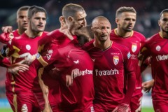 EDG与AL巅峰对决：明凯Clearlove首秀焦点之战即将开启